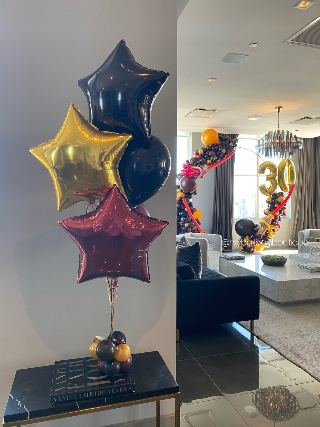 Centerpiece of 6 with Mylar & Latex Balloons